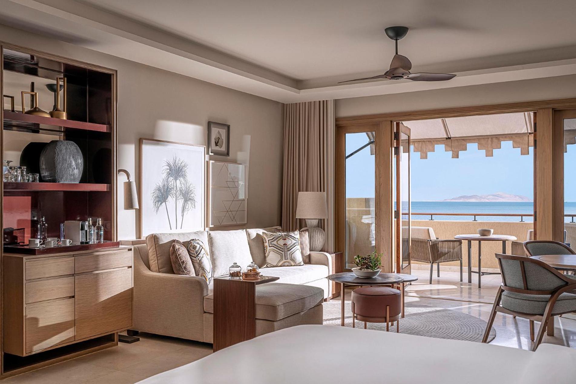 فور سيزون منتجع 5*